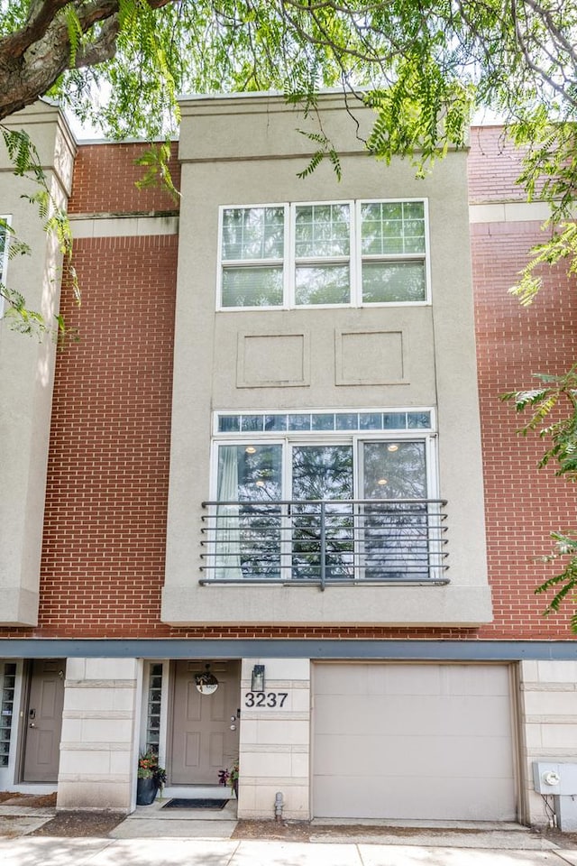 3237 N Ravenswood Ave, Chicago, IL 60657 - photo 1