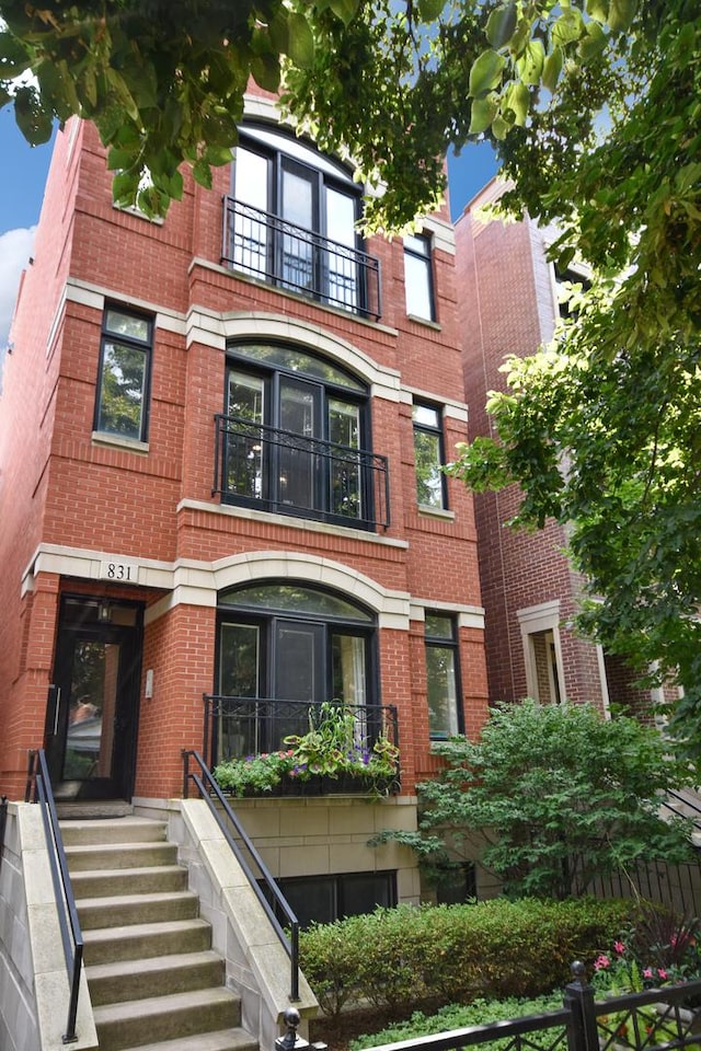 831 W George St Unit 2, Chicago, IL 60657 - photo 1