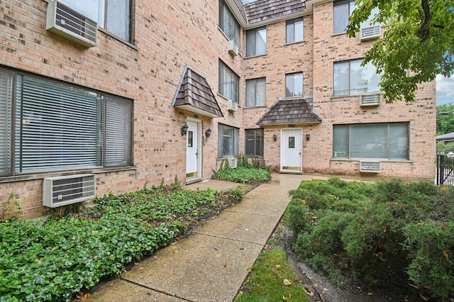1762 W Highland Ave Unit 104, Chicago, IL 60660 - photo 1
