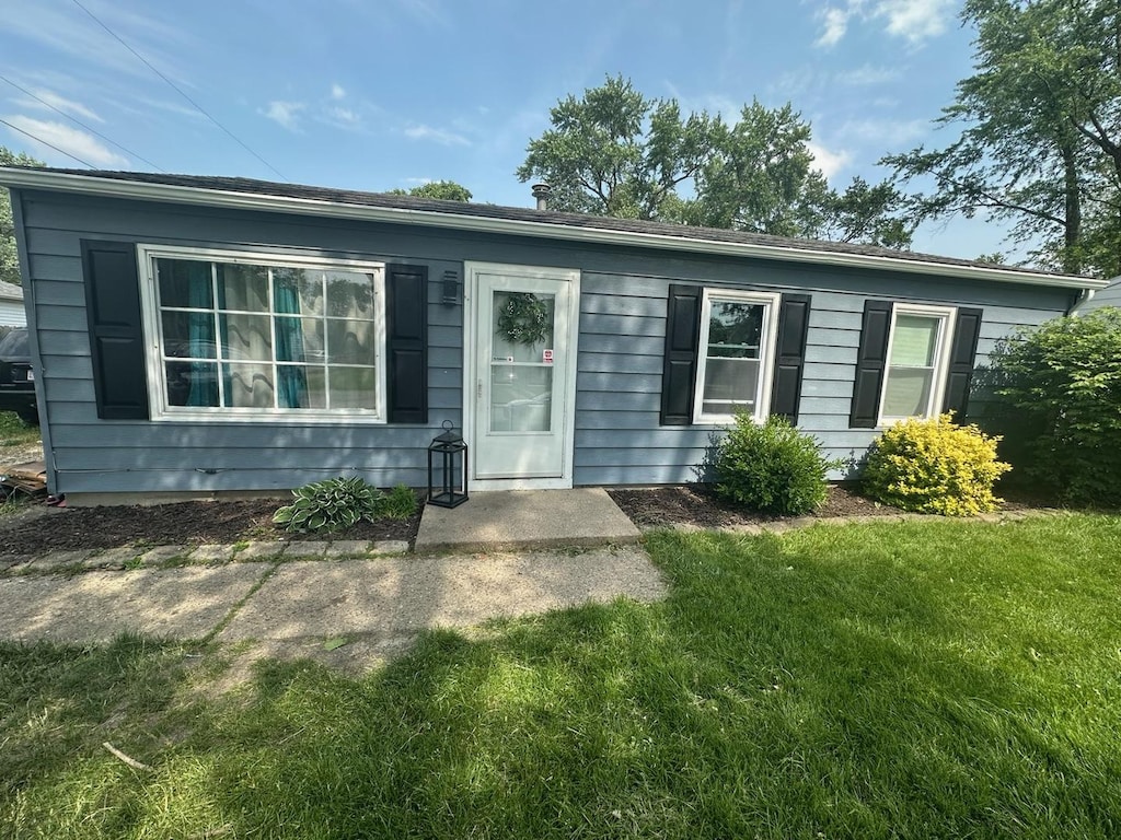 1704 Clover Ln, Champaign, IL 61821 - photo 1