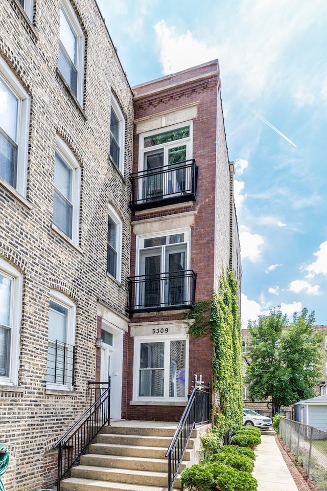 3309 W Dickens Ave Unit B, Chicago, IL 60647 - photo 2