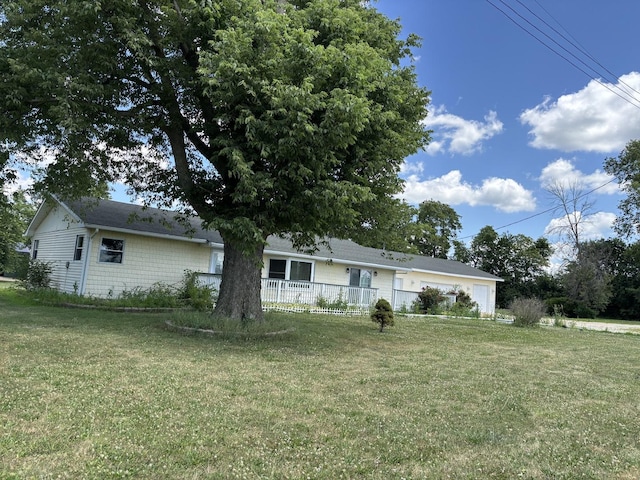 3667 Arthesia St E, Armstrong, IL 61812 - single story home featuring a front yard and a garage