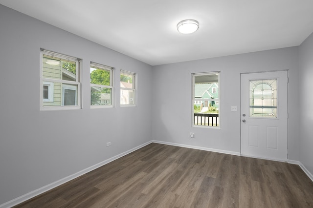 541 N May St, Aurora, IL 60506 - entryway featuring dark wood-style flooring and baseboards