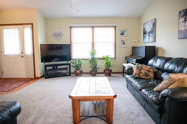 2107 10th Ave, Sterling, IL 61081 - carpeted living room featuring baseboards
