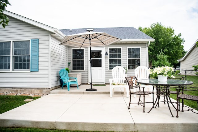 2107 10th Ave, Sterling, IL 61081 - view of patio / terrace with outdoor dining area