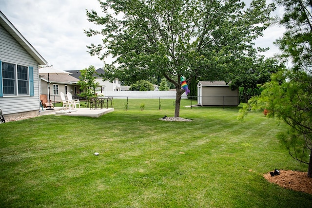 2107 10th Ave, Sterling, IL 61081 - view of yard with a patio area and an outdoor structure