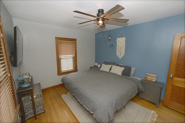 1411 E Hickory St, Streator, IL 61364 - bedroom featuring wood finished floors and a ceiling fan