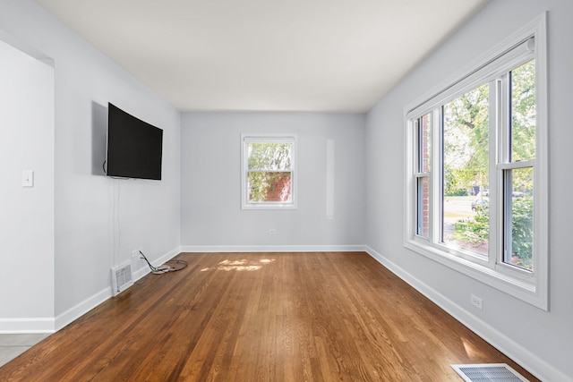 505 W Alexander Blvd, Elmhurst, IL 60126 - unfurnished room with wood finished floors and baseboards