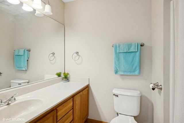711 Creekside Cir Unit 711, Gurnee, IL 60031 - bathroom with vanity and a shower with shower curtain