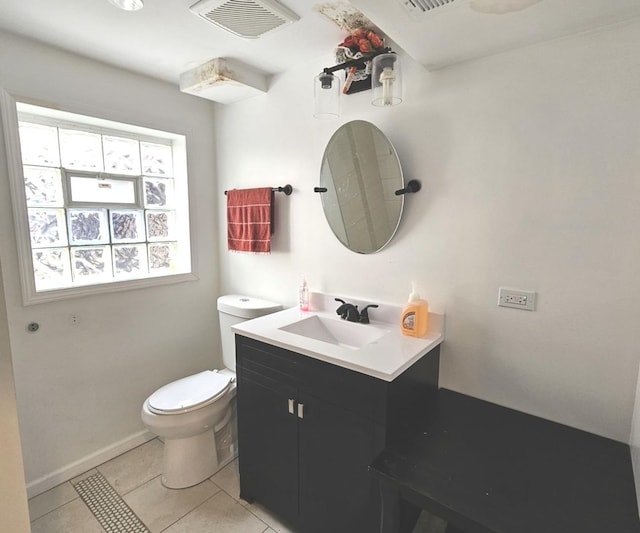 678 Muskegon Ave, Calumet City, IL 60409 - bathroom featuring vanity and tile patterned floors
