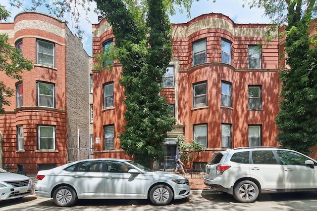 700 W Cornelia Ave Unit 3E, Chicago, IL 60657 - view of apartment building / complex