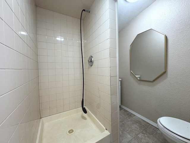 428 W Williams St, Kankakee, IL 60901 - full bath with a tile shower and tile patterned flooring