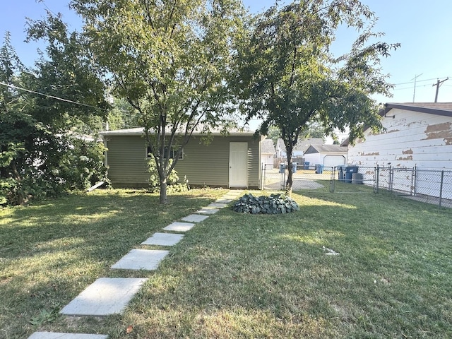 428 W Williams St, Kankakee, IL 60901 - view of yard featuring a gate