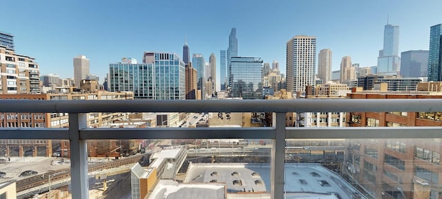 757 N Orleans St Unit 907, Chicago, IL 60654 - skyline view