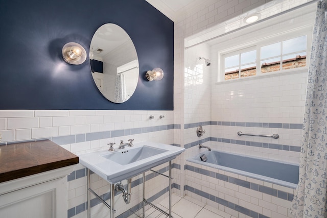 2131 W Schiller St, Chicago, IL 60622 - bathroom featuring tiled shower / bath combo and tile walls