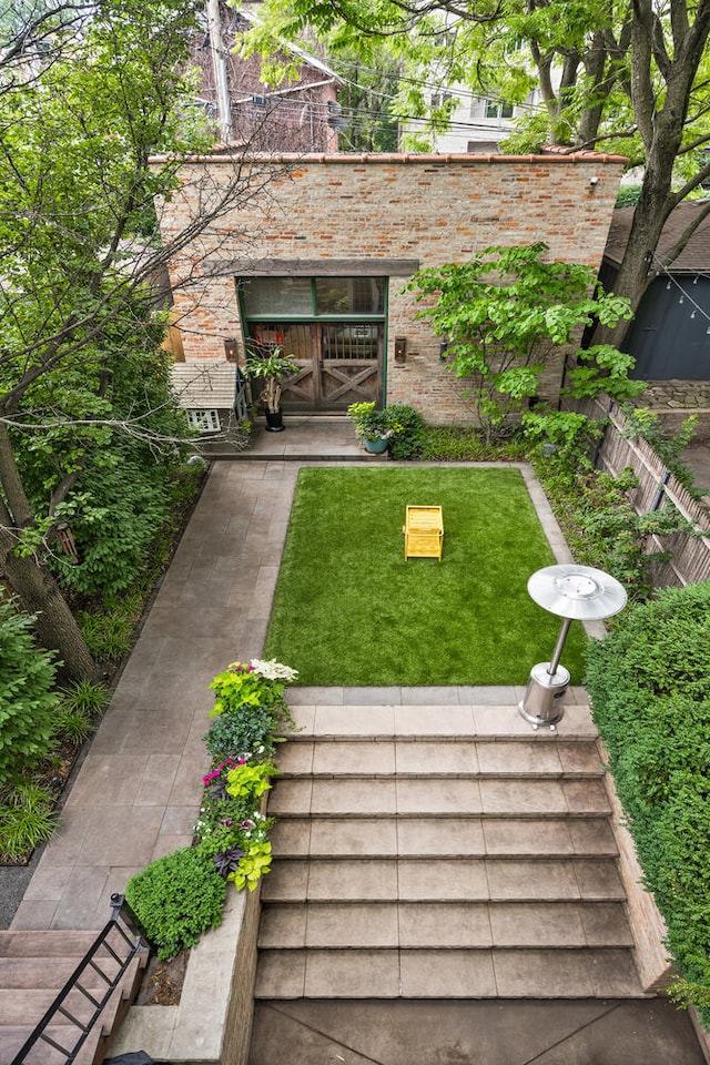 2131 W Schiller St, Chicago, IL 60622 - view of grassy yard