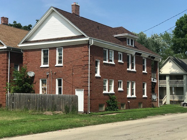 602-604 Woodlawn Ave, Rockford, IL 61103 - photo 3