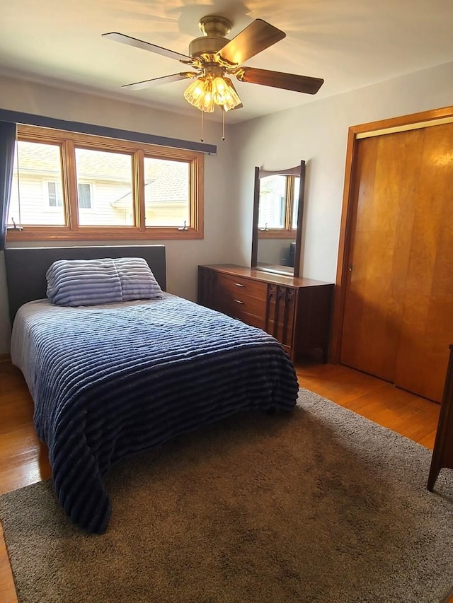 3623 Hawthorne St, Franklin Park, IL 60131 - bedroom with light wood-style floors, ceiling fan, and a closet