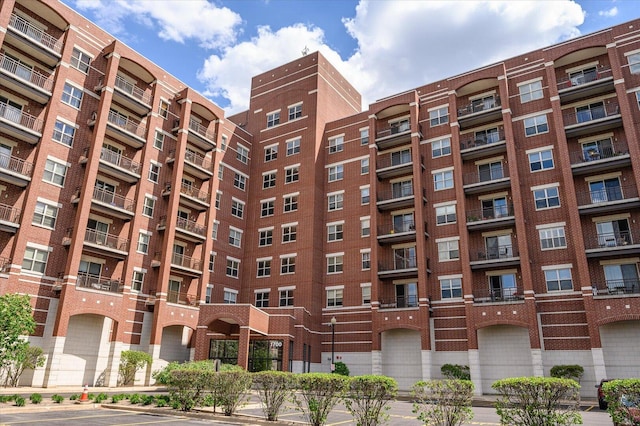 1700 Riverwoods Dr Unit 520, Melrose Park, IL 60160 - view of apartment building / complex