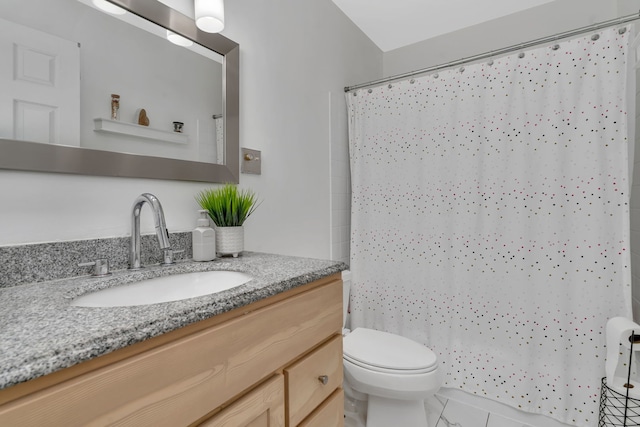 520 Burning Tree Ln Unit 306, Naperville, IL 60563 - bathroom with vanity and curtained shower