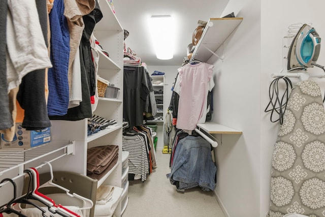 2406 Georgetown Cir, Aurora, IL 60503 - spacious closet featuring carpet floors