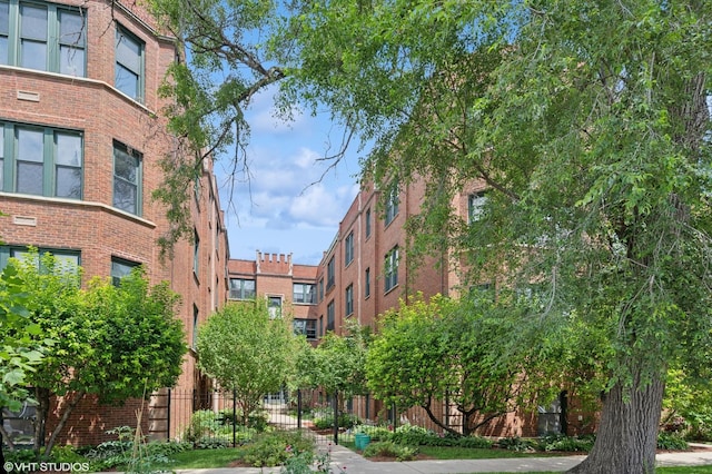 3120 W Carmen Ave Unit 3, Chicago, IL 60625 - photo 1