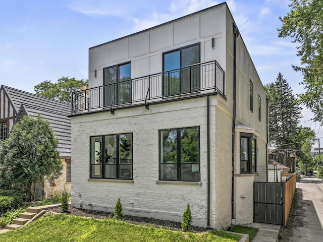 5944 N Knox Ave, Chicago, IL 60646 - photo 1