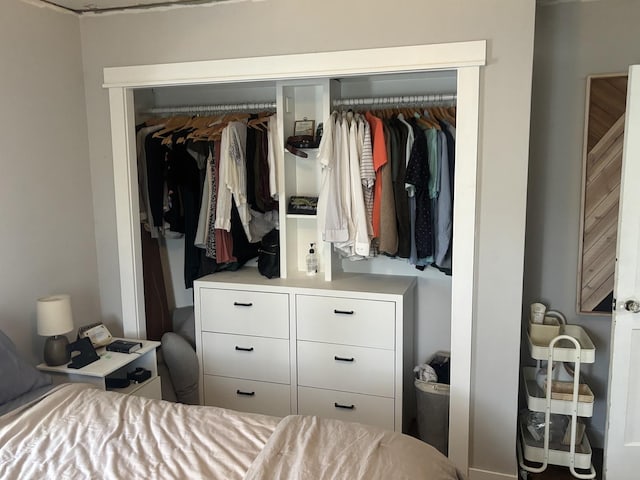 1805 Rock St, Peru, IL 61354 - bedroom with a closet