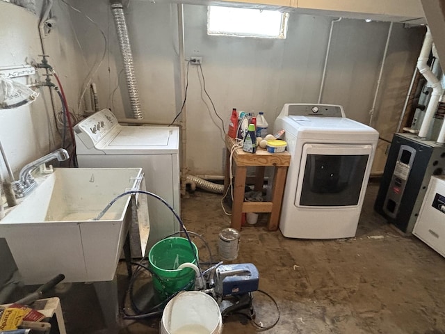 1805 Rock St, Peru, IL 61354 - laundry room with washer and dryer