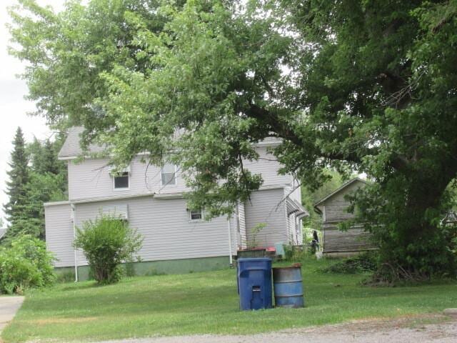 233 Buena Vista St, Paris, IL 61944 - photo 7