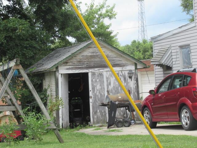 233 Buena Vista St, Paris, IL 61944 - photo 10