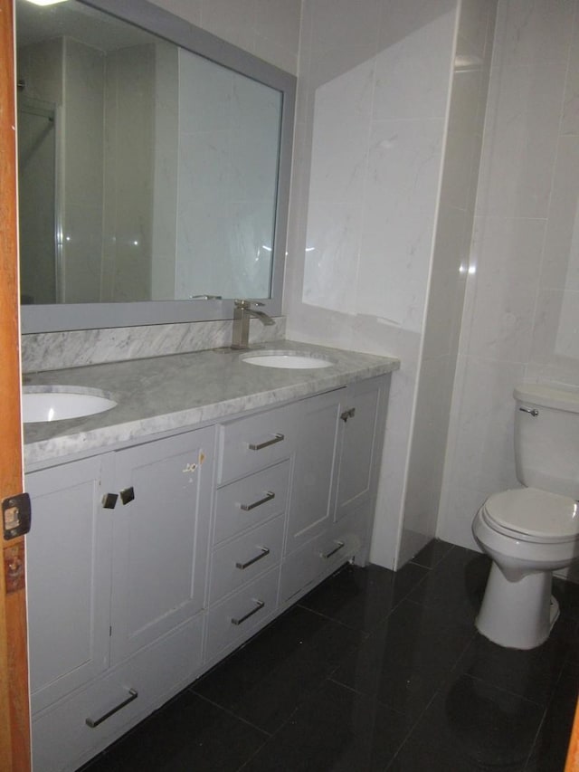 15831 Trumbull Ave, Markham, IL 60428 - full bath with tile patterned flooring and double vanity