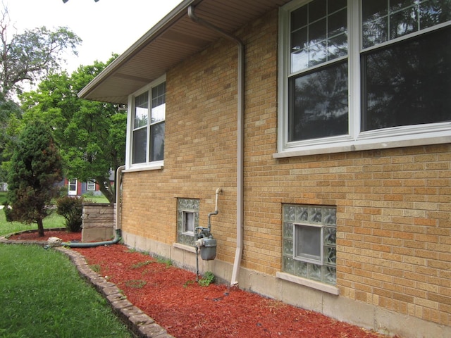 15831 Trumbull Ave, Markham, IL 60428 - view of side of home with brick siding