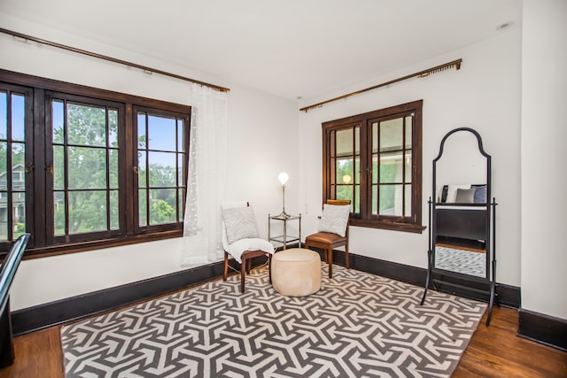 519 N Elmwood Ave, Oak Park, IL 60302 - living area featuring wood finished floors and baseboards