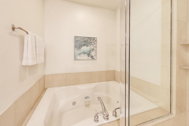 1600 S Wabash Ave Unit 4E, Chicago, IL 60616 - full bathroom featuring a tub with jets