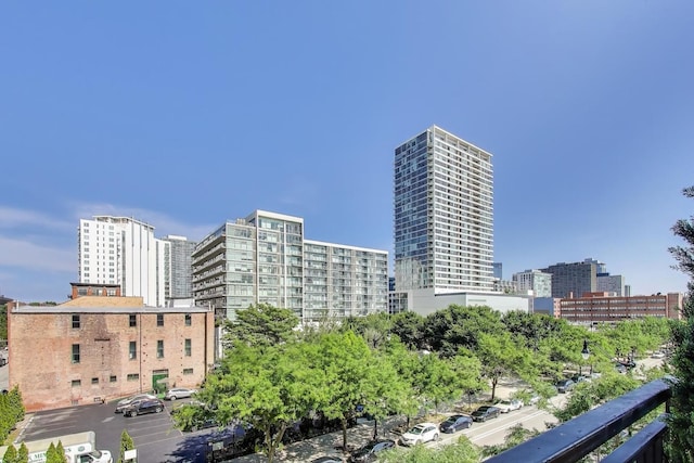 1600 S Wabash Ave Unit 4E, Chicago, IL 60616 - view of property featuring a view of city