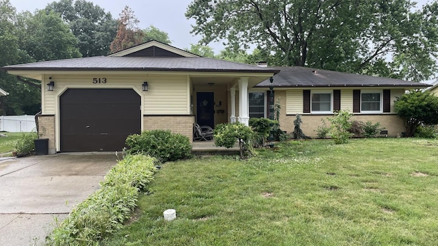 513 Laurel St, Elk Grove Village, IL 60007 - single story home featuring brick siding, driveway, a garage, and a front yard