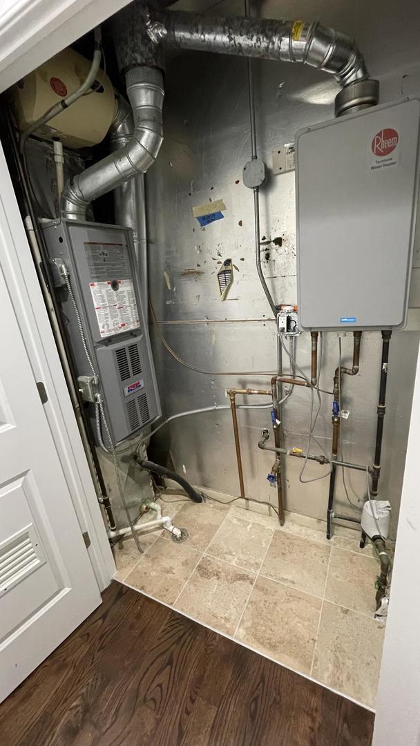 513 Laurel St, Elk Grove Village, IL 60007 - view of utility room