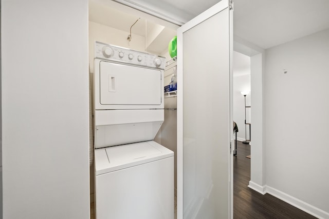 7409 N Seeley Ave Unit 2B, Chicago, IL 60645 - laundry room featuring stacked washer / drying machine and wood finished floors