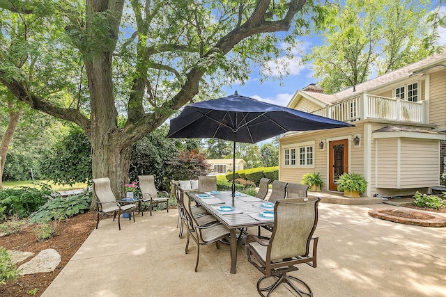 15606 W Sweedler Rd, Manhattan, IL 60442 - patio / terrace with outdoor dining area and a patio