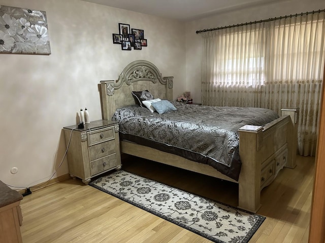 9362 Clancy Dr, Des Plaines, IL 60016 - bedroom featuring light wood finished floors