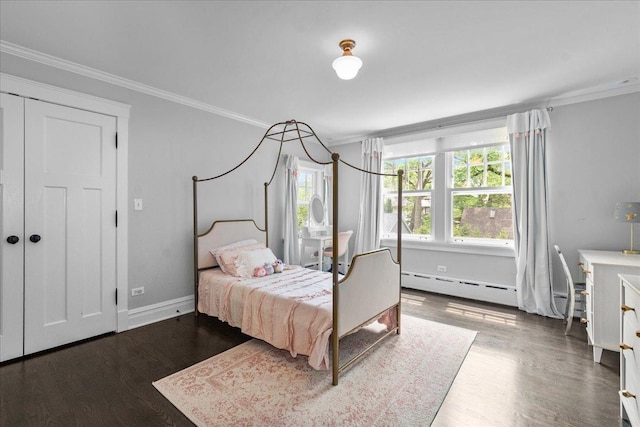 330 Abbotsford Rd, Kenilworth, IL 60043 - bedroom featuring a baseboard radiator, ornamental molding, and wood finished floors