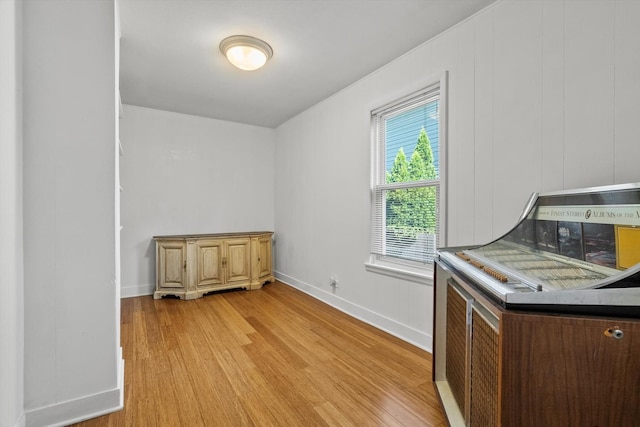338 N Benton St, Palatine, IL 60067 - office area with light wood finished floors and baseboards