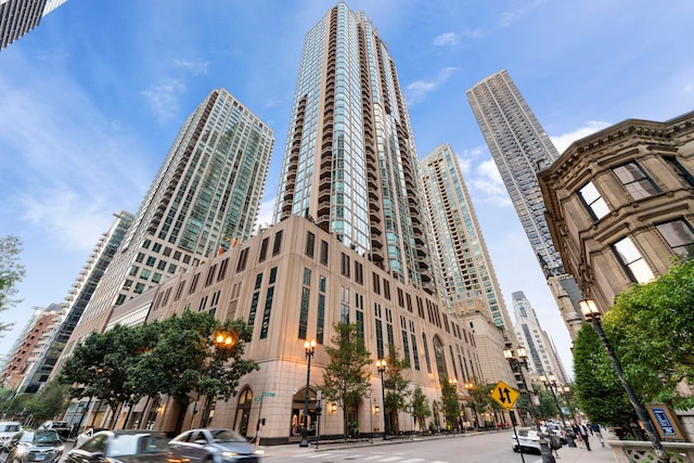 21 E Huron St Unit 3704, Chicago, IL 60611 - view of property featuring a city view