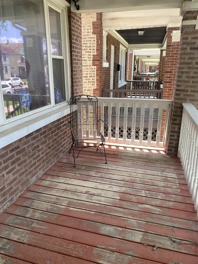 8611 S Aberdeen St, Chicago, IL 60620 - view of deck