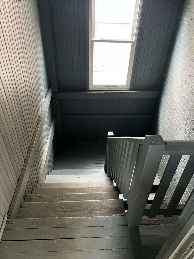 730 N Spaulding Ave, Chicago, IL 60624 - view of stairs
