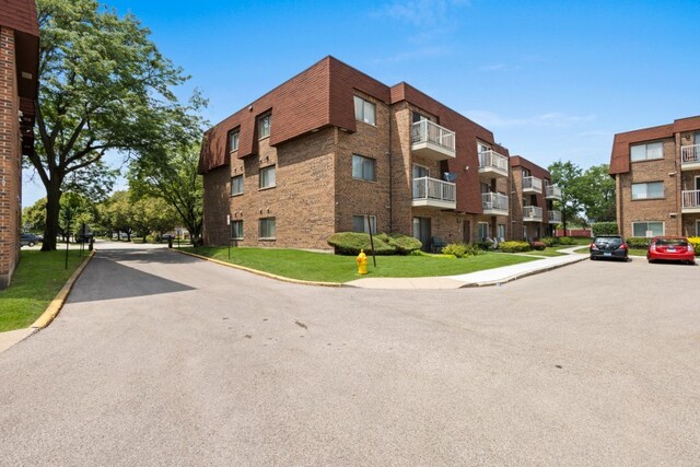 707 W Central Rd Unit 2C6, Mount Prospect, IL 60056 - photo 3