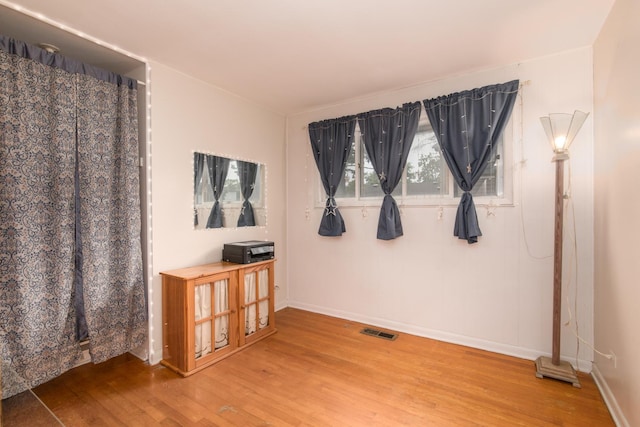 1231 N Hamlin Ave, Park Ridge, IL 60068 - unfurnished room featuring wood finished floors