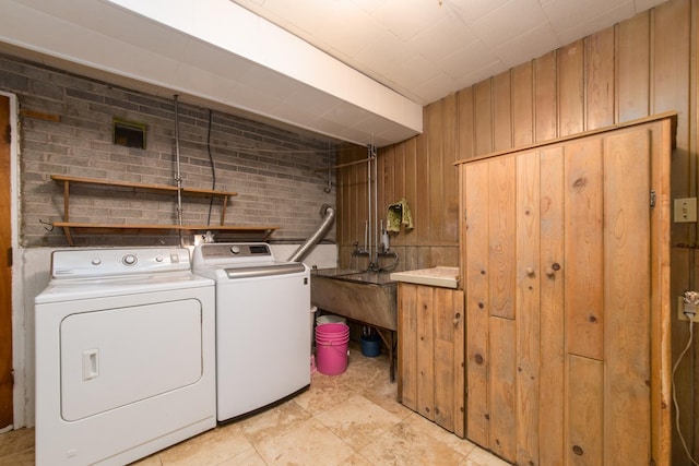 1231 N Hamlin Ave, Park Ridge, IL 60068 - laundry area with independent washer and dryer and wood walls
