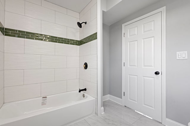 15355 7th Ave, Phoenix, IL 60426 - full bath with washtub / shower combination and marble finish flooring
